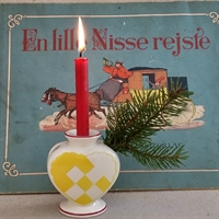 gul ternet julehjerte porcelæn fra Aluminia vase og lysestage dansk gammel julepynt